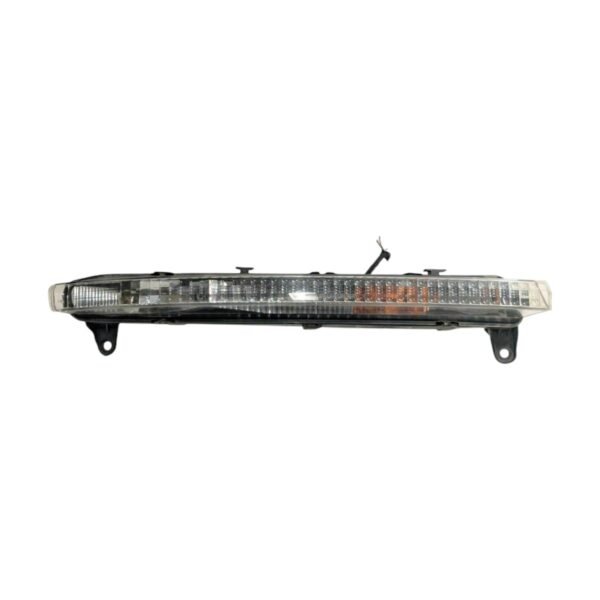 2007-2009 Audi Q7 Front Bumper Passenger Turn Signal Light - Image 3
