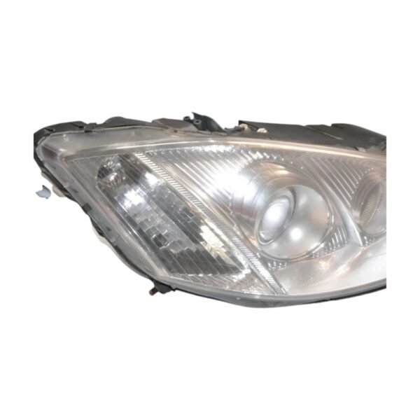 2000-2006 Mercedes-Benz S-Class - Passenger Side Headlight 220-820-28-61