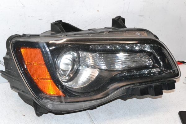 2011-2014 Chrysler 300 - Driver & Passenger Side Headlamp Assembly HID w/ ballast 68143003AA/68143004AA