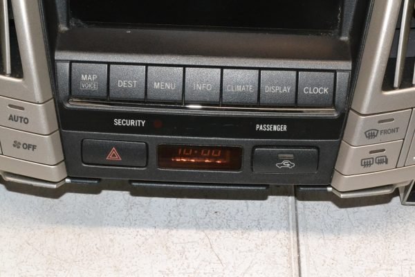 2004-2006 Lexus RX330 - Navigation System Display Assembly 86110-48110 - Image 4