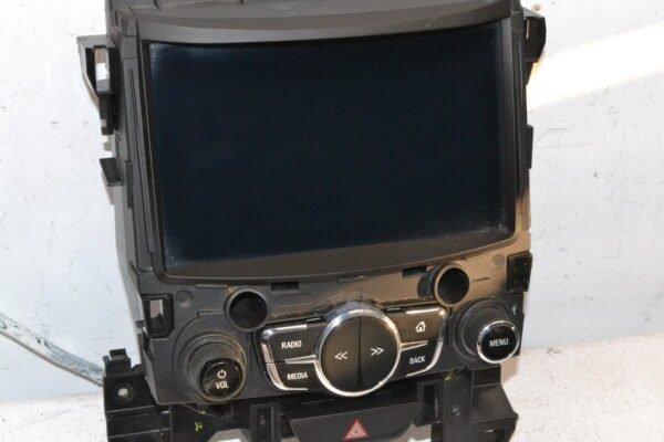 2016-2017 Chevrolet Cruze Navigation Touchscreen Radio Display 39028874 - Image 2