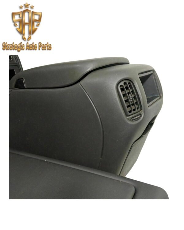 2003-2007 Chevrolet Avalanche Suburban Yukon Enter Console Glove Box 88986700 (Copy) - Image 2